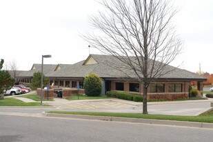 7570 W 21st Street N Bldg 1046 Wichita Ks 67205 1734 Property Click Here To Contact The Leasing Broker For Lease Contacts Premier Property Management